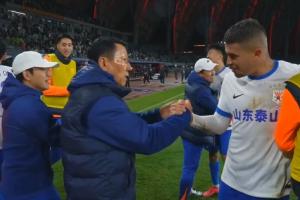 开云体育-热议泰山让3追4：比伊斯坦布尔之夜还刺激！印象最深是泽卡的怒吼